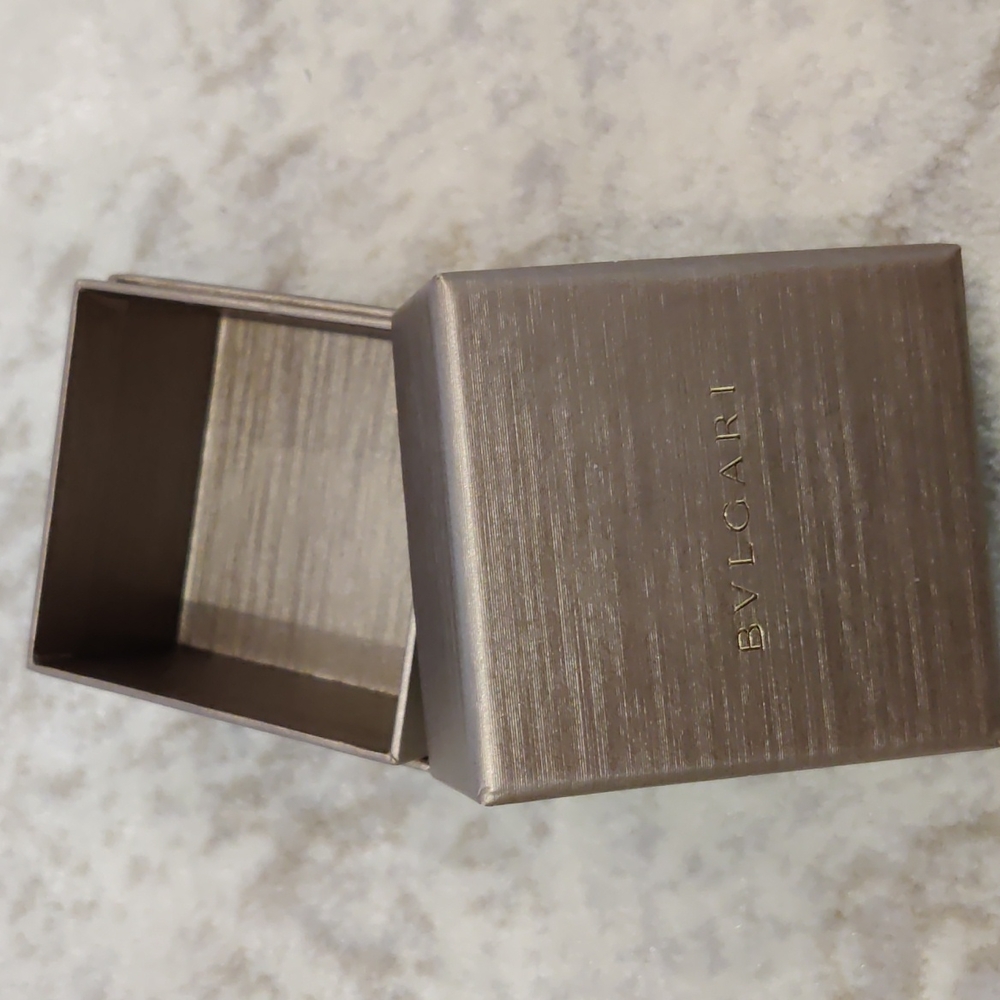 BVLGARI Shopping Bag and Box - Picture 2 of 3